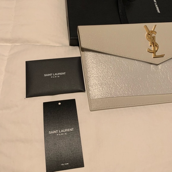 (SOLD) Authentic YSL clutch - Picture 8 of 9